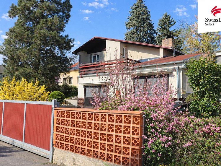 Prodej rodinného domu 144 m², pozemek 929 m² - foto 1