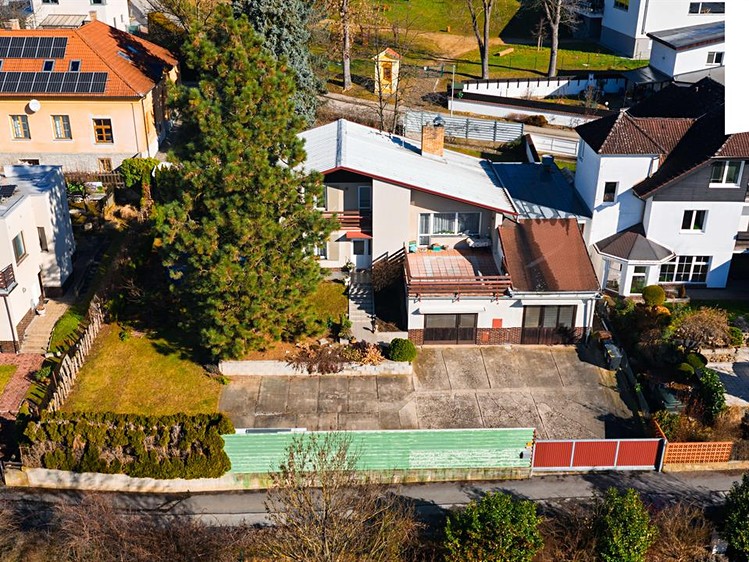 Prodej rodinného domu 144 m², pozemek 929 m² - foto 4