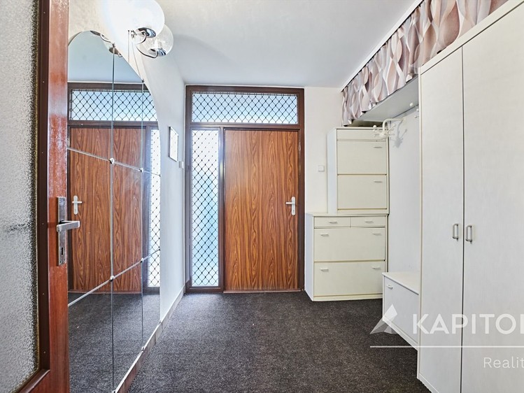 Prodej rodinného domu 177 m², pozemek 294 m² - foto 8