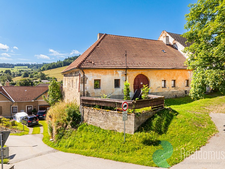 Prodej chalupy 290 m², pozemek 1 067 m² - foto 1