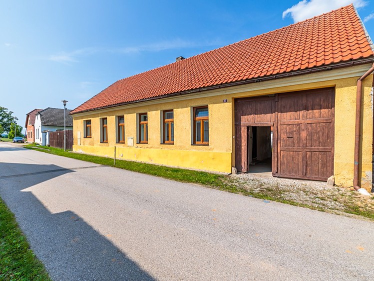 Prodej zemědělské usedlosti 138 m², pozemek 2 255 m² - foto 2