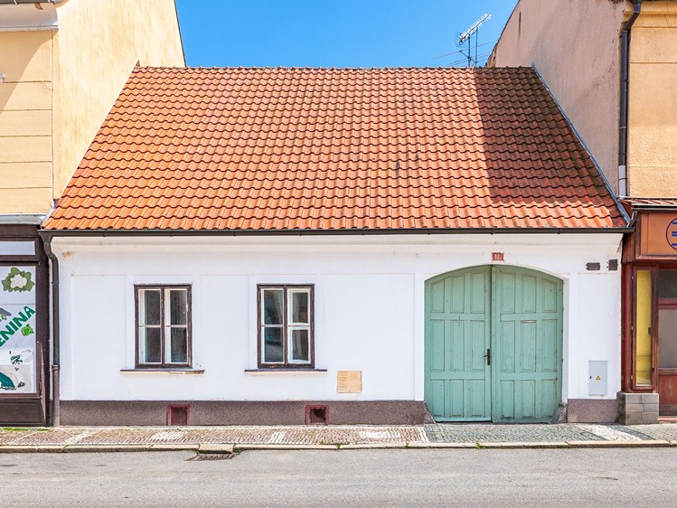 Prodej vícegeneračního domu 100 m², pozemek 361 m² - foto 1