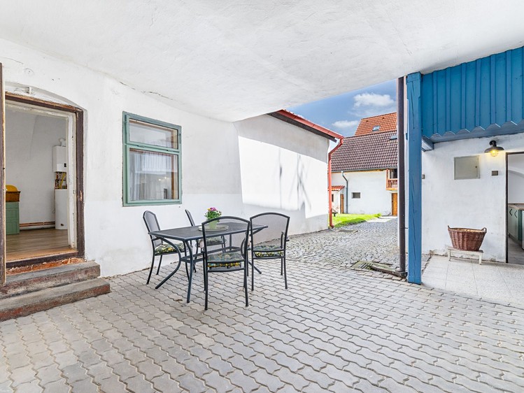 Prodej vícegeneračního domu 100 m², pozemek 361 m² - foto 2