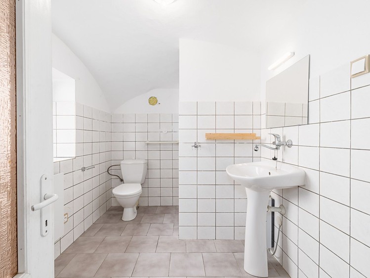 Prodej vícegeneračního domu 100 m², pozemek 361 m² - foto 8