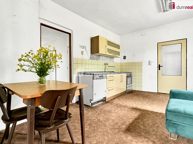 Prodej rodinného domu 531 m², pozemek 1 722 m² - foto 2