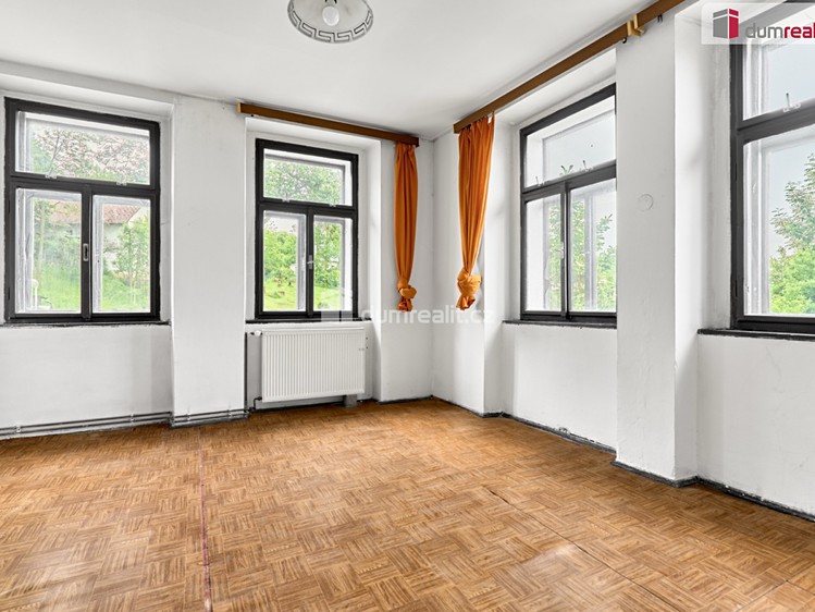 Prodej rodinného domu 531 m², pozemek 1 722 m² - foto 8