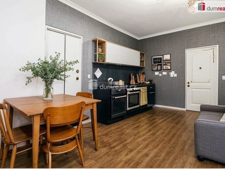 Prodej rodinného domu 531 m², pozemek 1 722 m² - foto 5