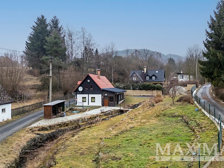 Prodej rodinného domu 143 m², pozemek 1 130 m² - foto 4