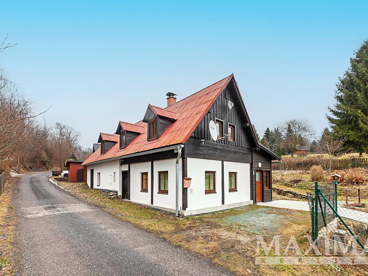 Prodej rodinného domu 143 m², pozemek 1 130 m² - foto 2