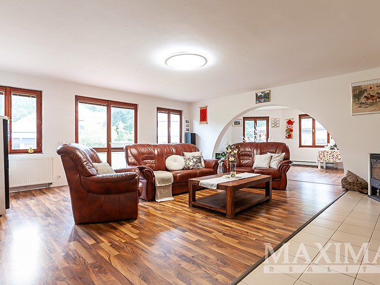 Prodej rodinného domu 352 m², pozemek 1 401 m² - foto 6