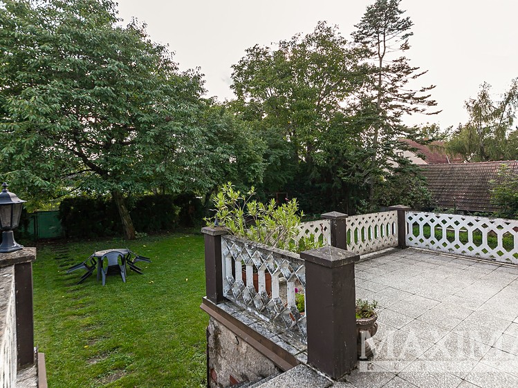 Prodej rodinného domu 270 m², pozemek 868 m² - foto 2