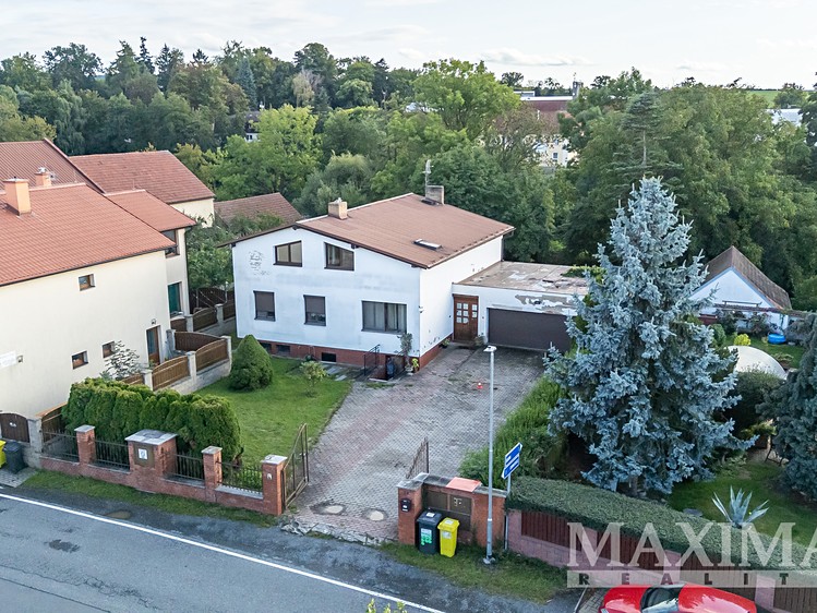 Prodej rodinného domu 270 m², pozemek 868 m² - foto 3
