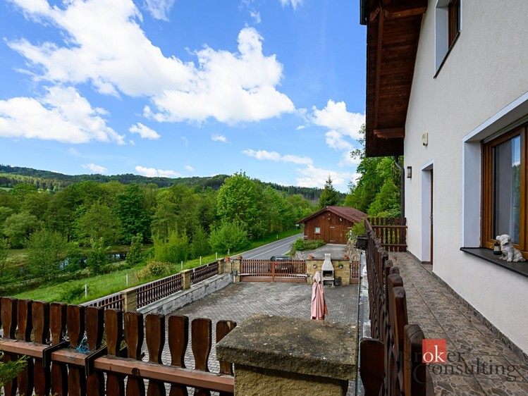 Prodej rodinného domu 327 m², pozemek 1 228 m² - foto 8