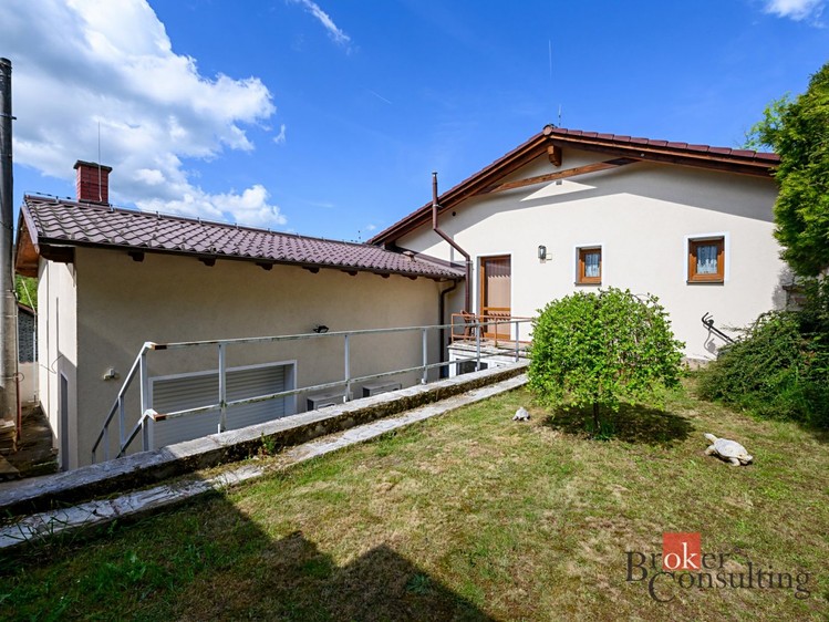 Prodej rodinného domu 327 m², pozemek 1 228 m² - foto 7