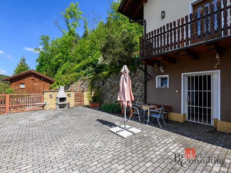 Prodej rodinného domu 327 m², pozemek 1 228 m² - foto 5