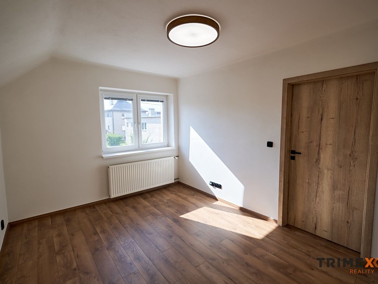 Prodej rodinného domu 125 m², pozemek 898 m² - foto 8