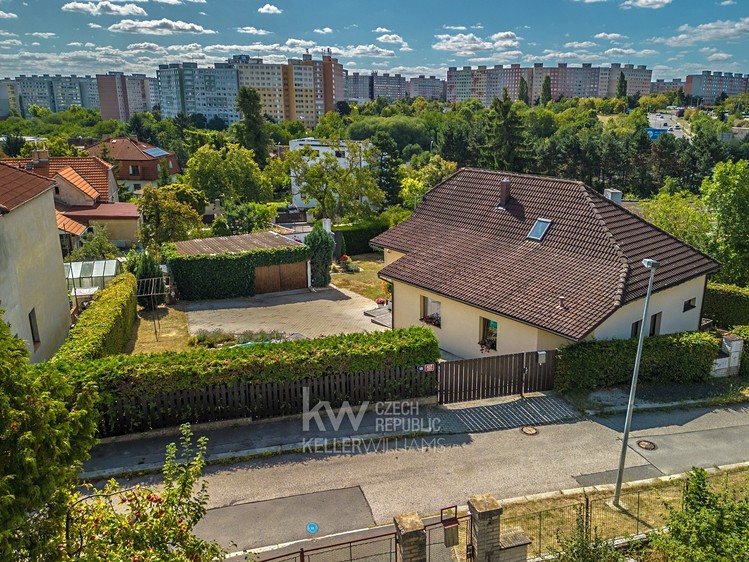 Prodej rodinného domu 131 m², pozemek 790 m² - foto 4