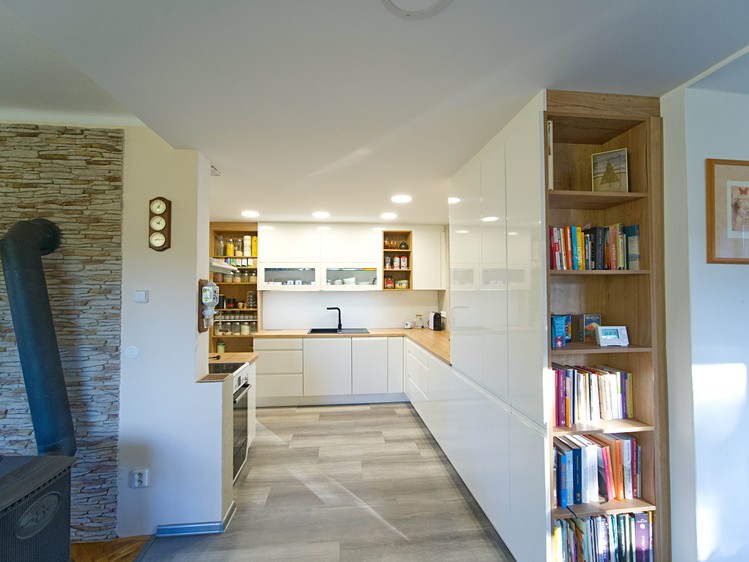 Prodej rodinného domu 257 m², pozemek 1 016 m² - foto 7
