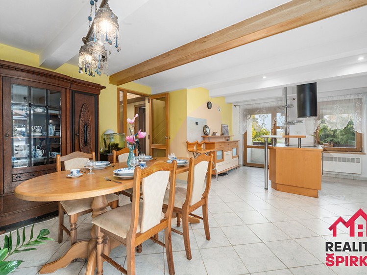 Prodej rodinného domu 275 m², pozemek 787 m² - foto 5