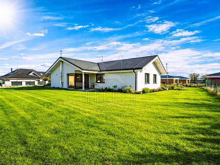 Prodej rodinného domu 152 m², pozemek 846 m² - foto 1