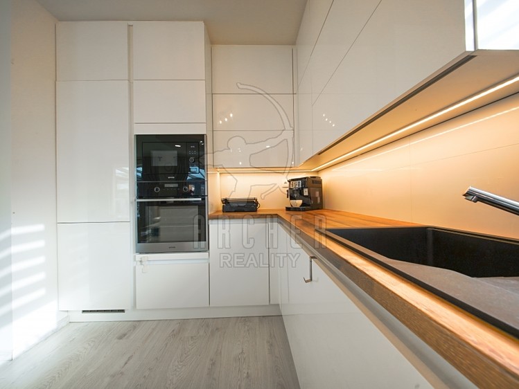 Prodej rodinného domu 168 m², pozemek 472 m² - foto 8