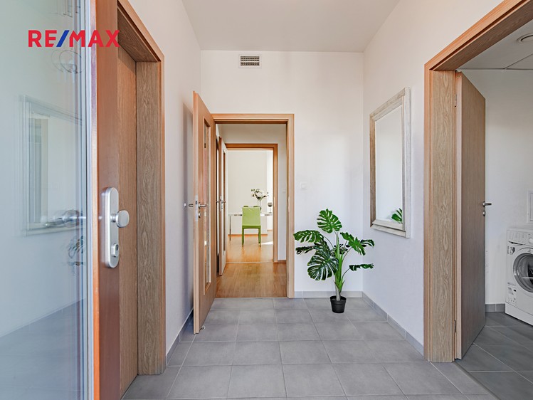 Prodej rodinného domu 148 m², pozemek 803 m² - foto 7