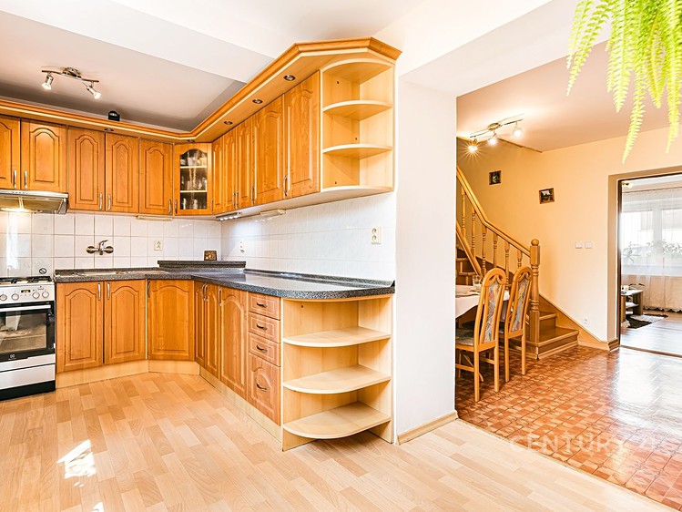 Prodej rodinného domu 197 m², pozemek 319 m² - foto 6