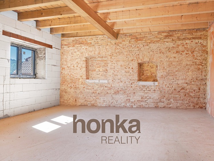 Prodej rodinného domu 280 m², pozemek 6 153 m² - foto 5