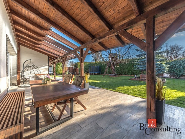 Prodej  rodinného domu 291 m², pozemek 735 m² - foto 5