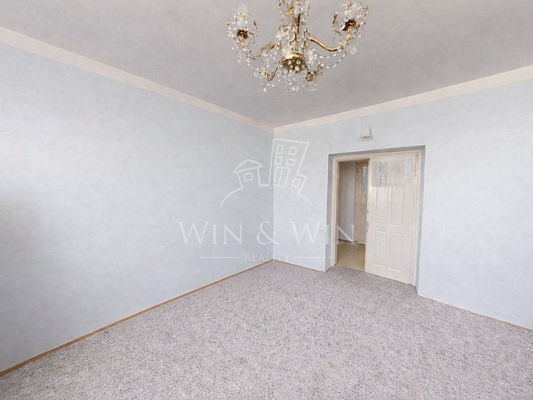 Prodej rodinného domu 240 m², pozemek 1 084 m² - foto 8