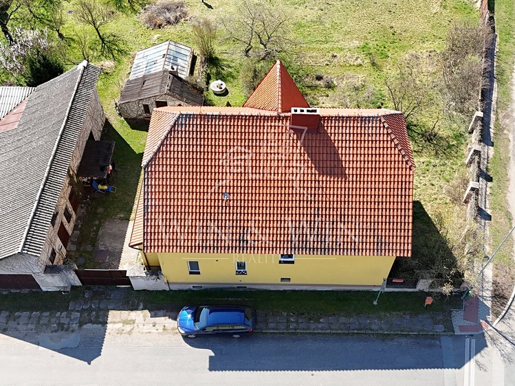Prodej rodinného domu 240 m², pozemek 1 084 m² - foto 5