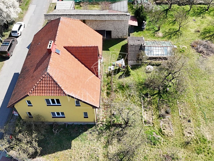 Prodej rodinného domu 240 m², pozemek 1 084 m² - foto 6