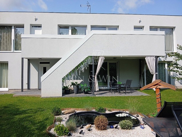 Prodej vícegeneračního domu 204 m², pozemek 339 m² - foto 6
