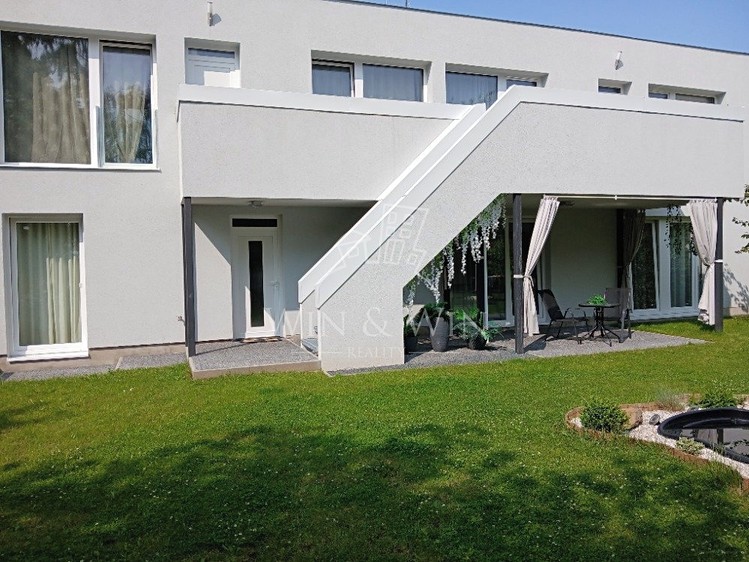 Prodej vícegeneračního domu 204 m², pozemek 339 m² - foto 7