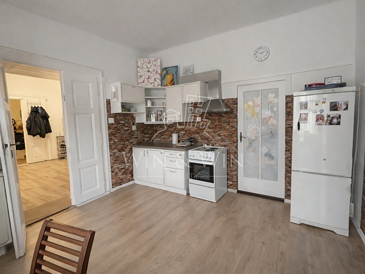 Prodej rodinného domu 935 m², pozemek 1 039 m² - foto 3