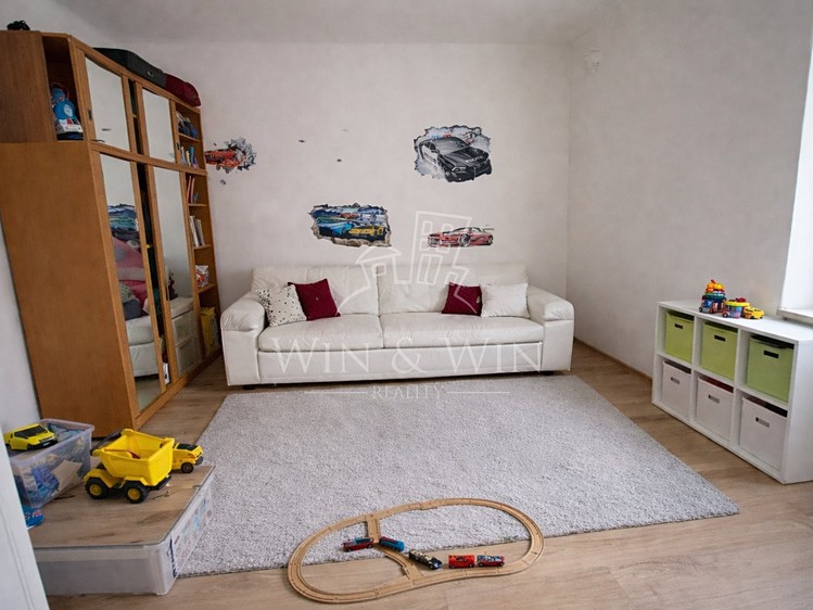Prodej rodinného domu 935 m², pozemek 1 039 m² - foto 6