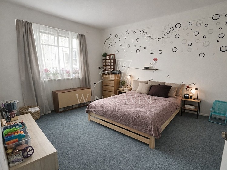 Prodej rodinného domu 935 m², pozemek 1 039 m² - foto 5