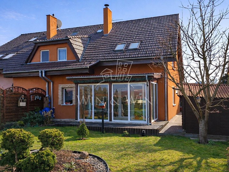 Prodej rodinného domu 141 m², pozemek 431 m² - foto 1