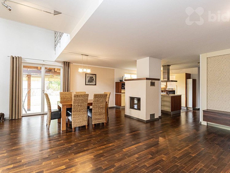 Prodej rodinného domu 282 m², pozemek 1 607 m² - foto 4