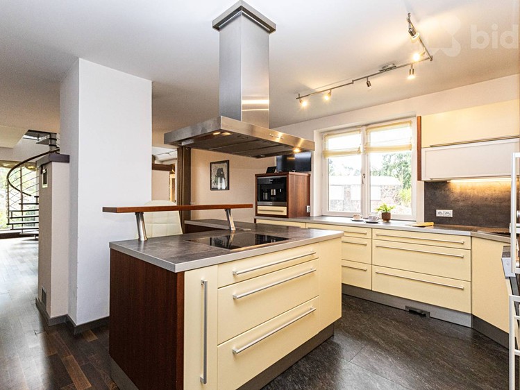 Prodej rodinného domu 282 m², pozemek 1 607 m² - foto 6