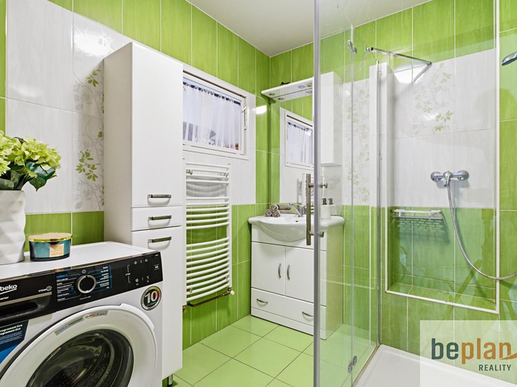 Prodej rodinného domu 198 m², pozemek 355 m² - foto 4