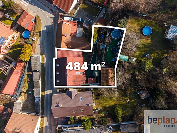 Prodej rodinného domu 198 m², pozemek 355 m² - foto 1