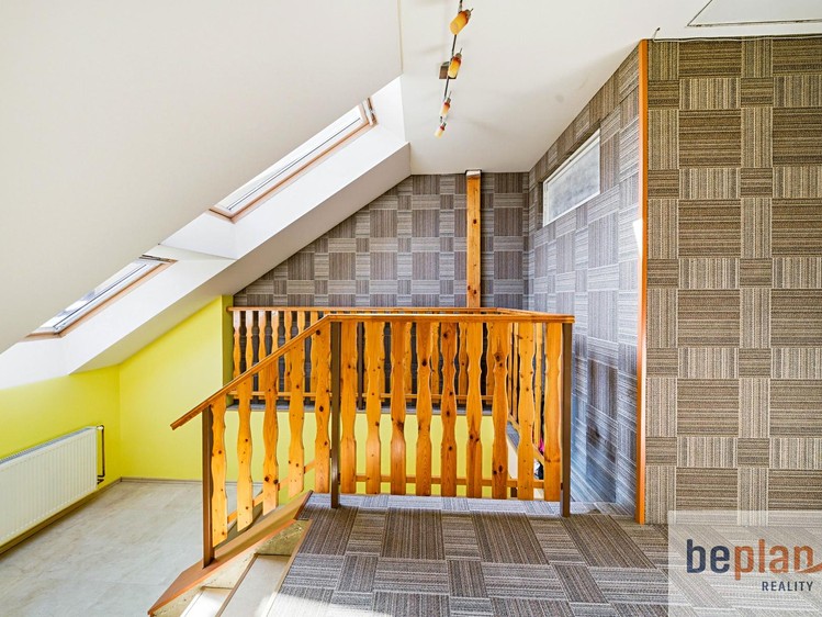 Prodej rodinného domu 198 m², pozemek 355 m² - foto 6