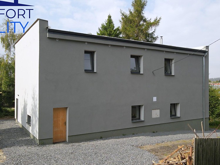 Prodej rodinného domu 200 m², pozemek 1 057 m² - foto 1
