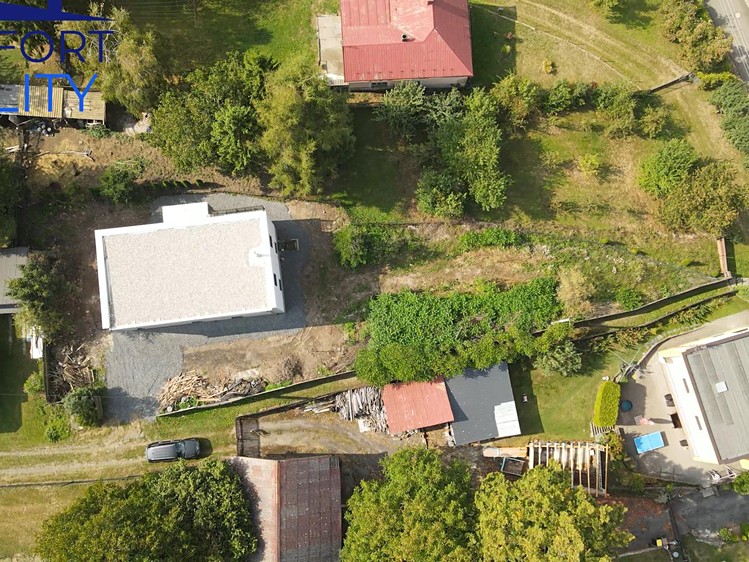 Prodej rodinného domu 200 m², pozemek 1 057 m² - foto 3