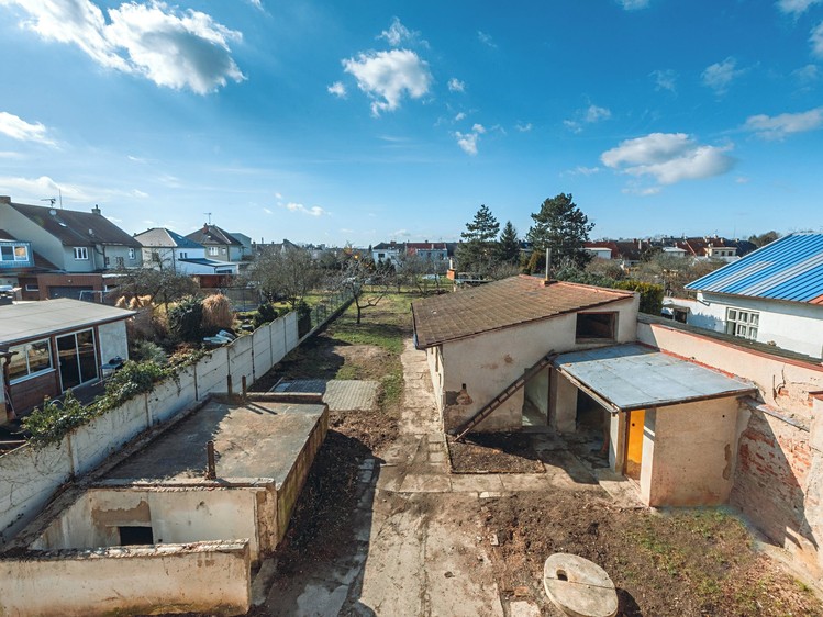 Prodej rodinného domu 240 m², pozemek 799 m² - foto 6