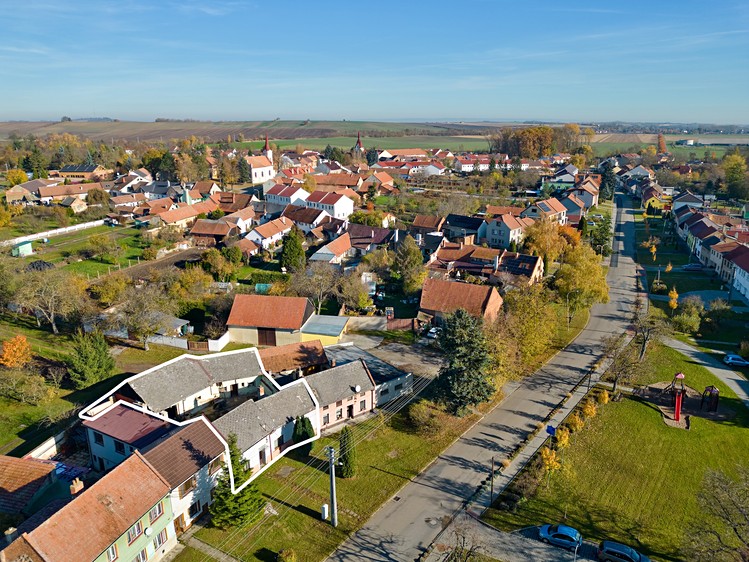 Prodej rodinného domu 107 m², pozemek 410 m² - foto 1