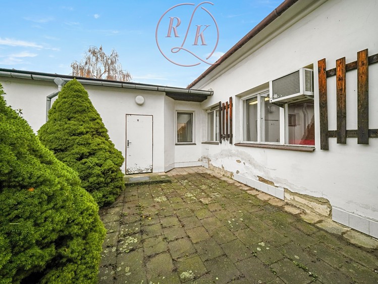 Prodej rodinného domu 265 m², pozemek 339 m² - foto 4