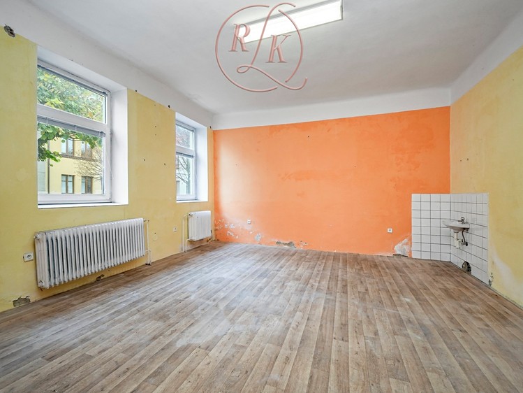 Prodej rodinného domu 265 m², pozemek 339 m² - foto 8