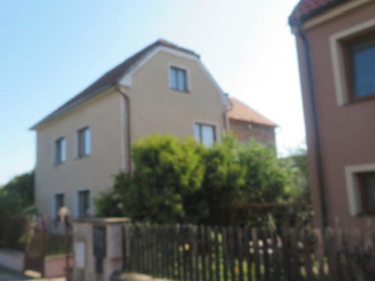 Dražba rodinného domu 200 m², pozemek 852 m² - foto 2